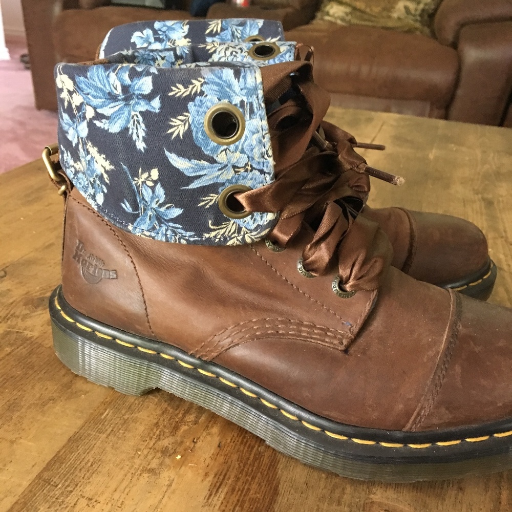 Doc Martins 1914 floral fold-over boots